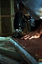 畳床の切断作業